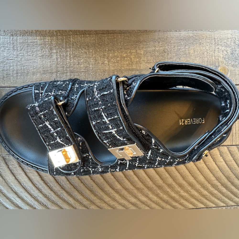 Forever 21 Black Sporty Sandals with Velcro Straps Women’s Size 7 (NWOT) - Picture 14 of 15